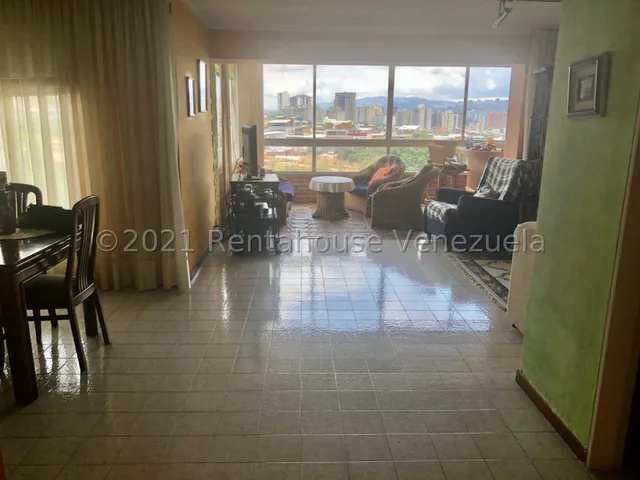 Apartamento Piso Medio 166,46m², 3h, 4b, 2p, Mls #25-4830 En Venta En San Bernardino, Muy Amplio, Iluminado Y Fresco Con Vista Espectacular, Excelente Distribución / Isabel Gómez