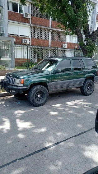 Jeep Grand Cherokee 5.9 Limited Lx 5p