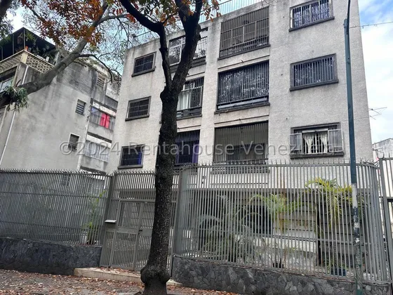 Apartamento En Venta En San Bernardino, Piso Bajo 75m², 2h, 1b, 1p, Mls #25-23362, Situado En Un Piso Bajo En El Corazón De San Bernardino, Ten La Comodidad De Tener Todos Los Servicios  /isabel Gómez