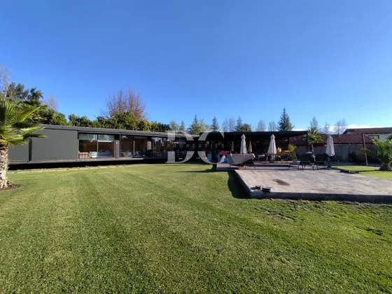 Casa En Arriendo De 5 Dorm. En Colina Chicureo Poniente 
