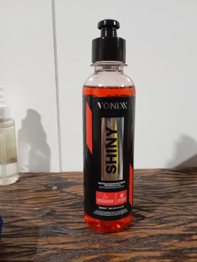 Kit Pneu Borracha Shiny Vonixx 240ml Aplicador Cor Vermelho - Imagem 3