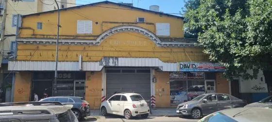 Galpón Con Vivienda En  Venta