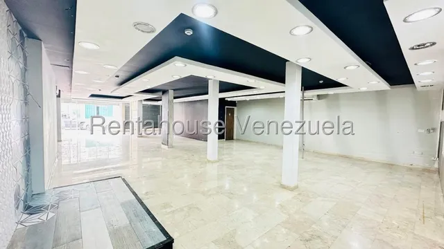 Gisselle Lobo Tiene En Alquiler Espectacular Local Comercial En El Este De Barquisimeto Posee 148m2 Area De Baños Zona De Alto Trafico Cerca De Todo En Impecables Condiciones 2 5 2 0 3 0 9            