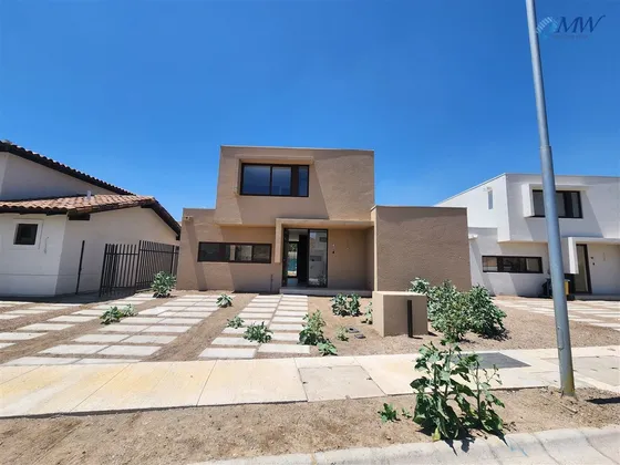 Casa En Venta De 3d 3b En Chicureo Sin Comisión 