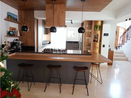 Venta Hermosa Casa Poblado  El Campestre Cerca Al Drive In
