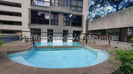 Sofisticado Apartamento En Venta En El Rosal 25-15496 Bb