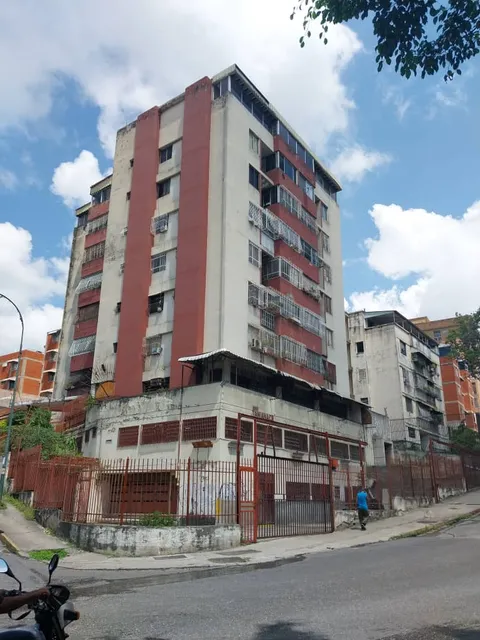 Apartamento En Venta En El Llanito 2h+1s/1b+1s/1pe