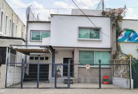Propiedad Amueblada Para Fines Comerciales - A 2 Cuadras De Chapultepec