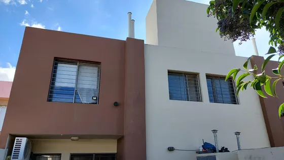 Casa En  Alquiler De Dos Dormitorios, Quebrada De Las Rosas, Zona Norte