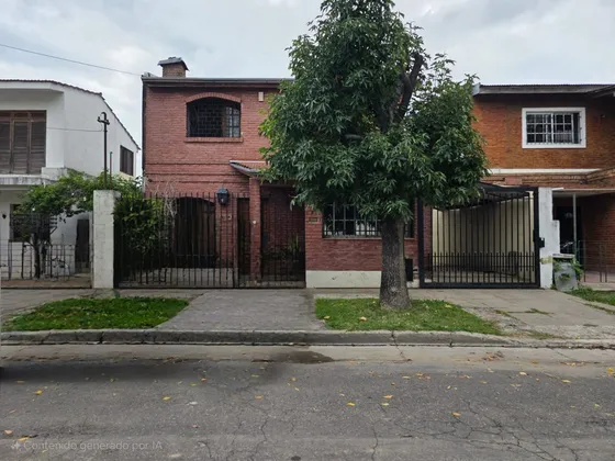 Venta Casa 5 Ambientes En Ing Adolfo Sourdeaux