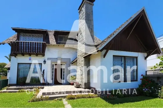 Casa En Venta De 4 Dorm. En Coquimbo