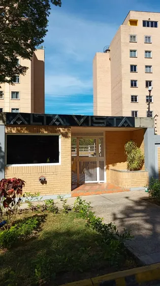 Alquiler De Apartamento Con Planta 100, Edificio Alta Vista. Jgcs