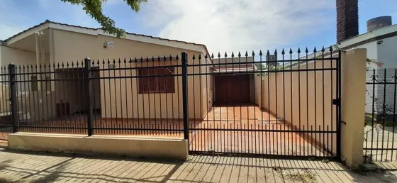 Casa En Venta - 3 Dormitorios 1 Baño - Cochera - 160mts2 - Necochea