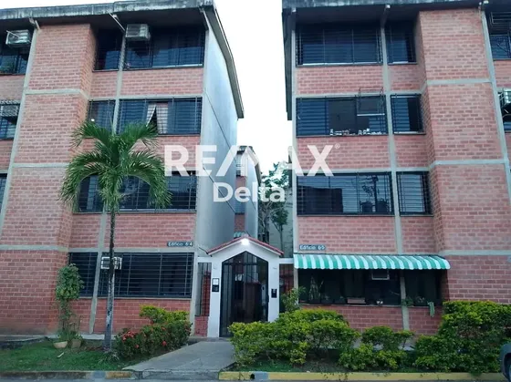 Venta Apartamento 73mtrs2, Piso 2, Ciudad Casarapa, Guarenas Edo Miranda, Venezuela