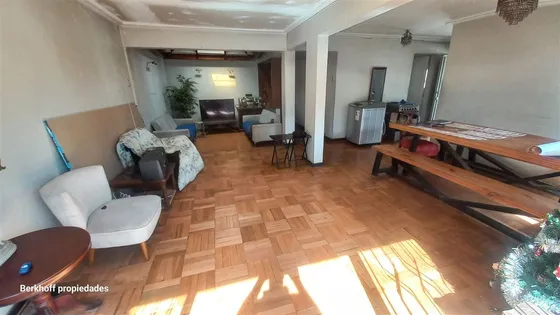 Casa En Venta De 3 Dorm. &#43; Servicios, En Providencia