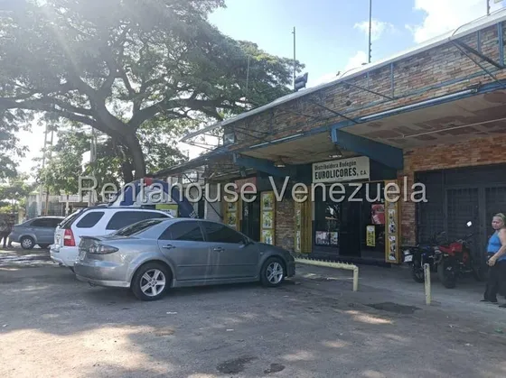 ¡oportunidad Única! Fondo De Comercio Con Licencia De Licores En Venta. 20 Años De Éxito Avalan Su Rentabilidad En Una Zona De Alta Demanda. Local Amplio Y Luminoso, Completamente Equipado 