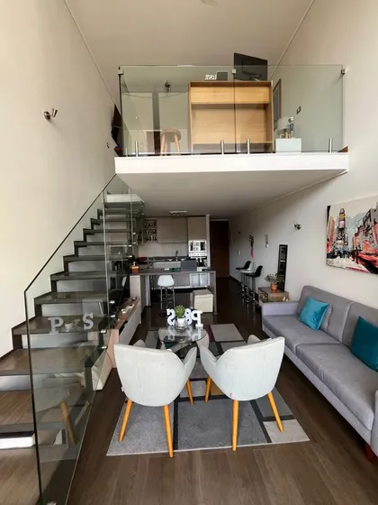 Loft Doble Altura, 1d/2b. Estacionamiento Y Bodega.