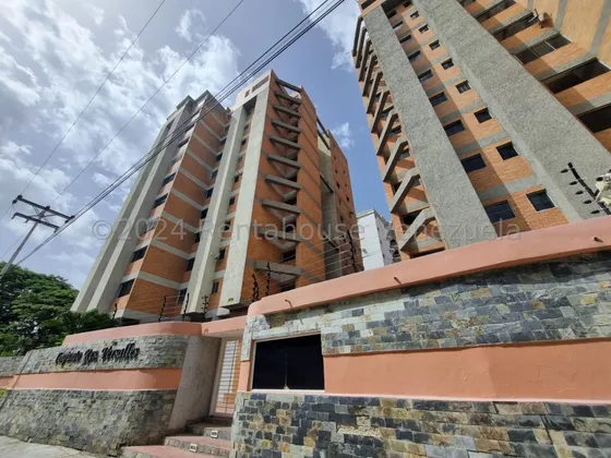 Apartamento Remodelado En Venta En Urb San Jacinto Maracay Edificio Reciente Data Todos Los Servicios Cocina Cuarzo Blanco Estef 25-123