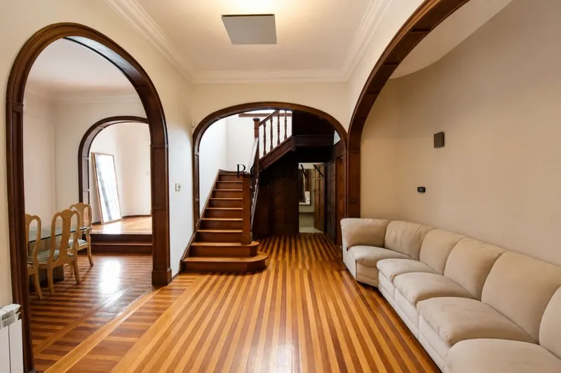 Casa Alquiler Pocitos 5 Dormitorios Garaje Categoría Patio Parrillero A 100mts De Bulevar España Empresa O Vivienda