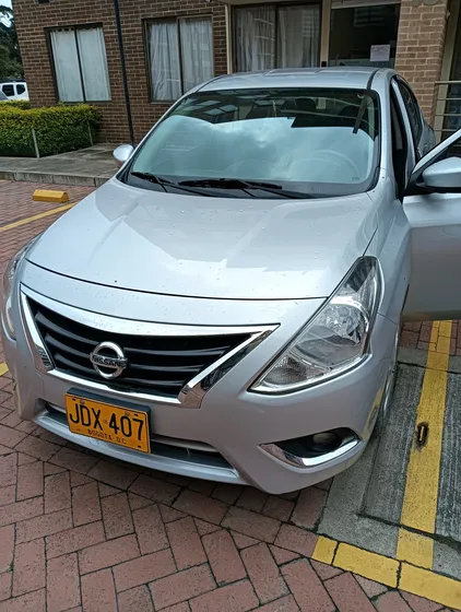 Nissan Versa 1.6 Sense