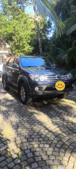 Toyota Sw4 3.0 Srv Cuero I 171cv 4x4