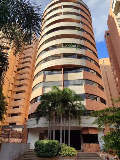 Yosmar Y Fernando Venden Apartamento En Residencias Frontier, Trigaleña Alta 