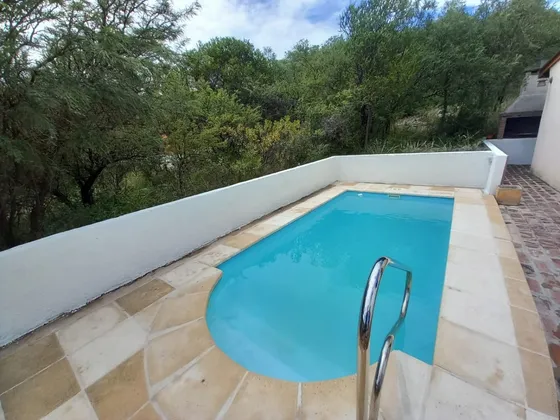 Casa Con Pileta En Capilla Del Monte Rebajada