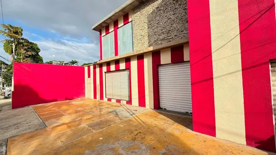 Alquiler De Casa Comercial El Viñedo Valencia Planta Baja 238m2 Remodelar Pisos Marmol Oficina Salon Estacionamiento Frontal 6 Puestos Zona Comercial Estrategica Canon Negociable 1.900 Dolares
