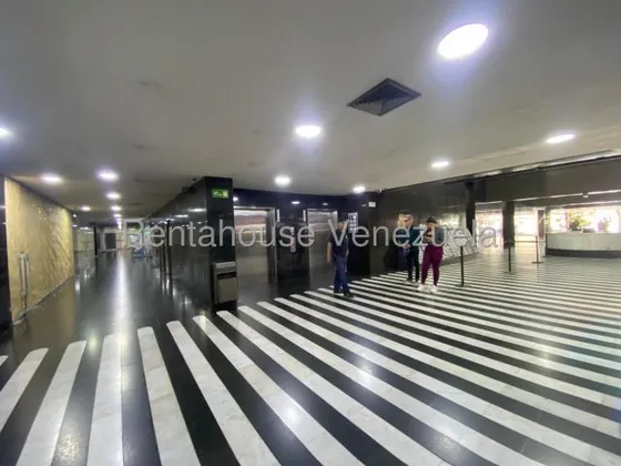 Amplio Y Funcional Local Comercial En Venta En La California Norte