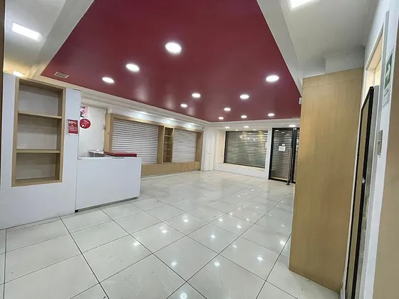 Local Comercial En Arriendo