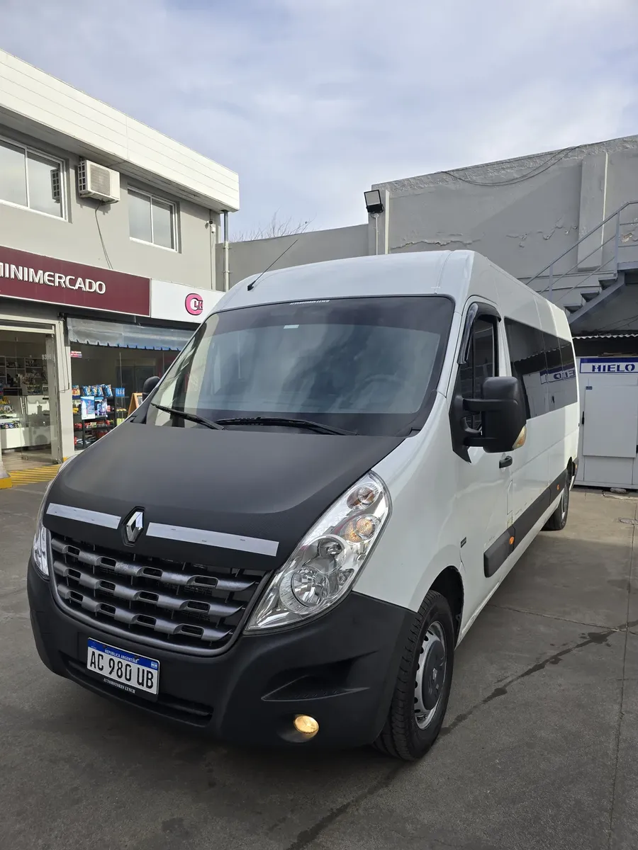 Renault Master Minibus