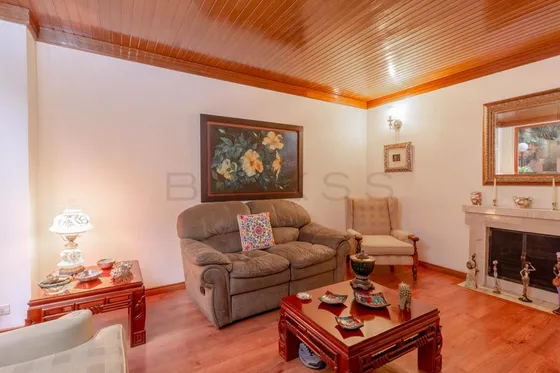 Casa En Venta En Los Cedros Oriental-usaquén. Cod V5476