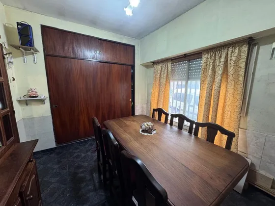 Ph En Venta 3 Ambientes Con Patio  Isidro Casanova