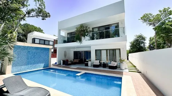 Casa En Venta En Country Club Tulum, Akumal Tulum