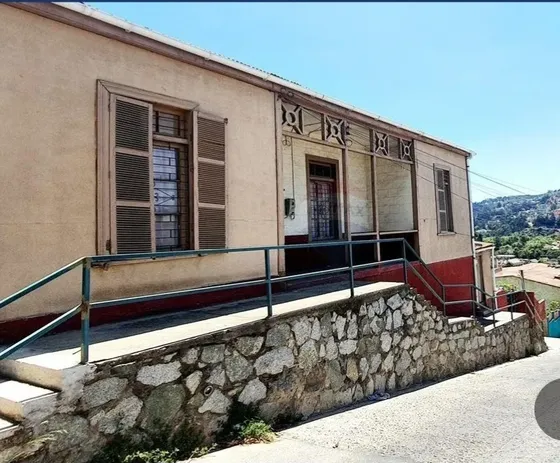Se Vende Amplia Y Luminosa Casa En Chorrillos