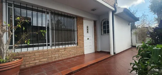 Ph 5 Amb En Venta En Lanús Con Quincho Y Patio