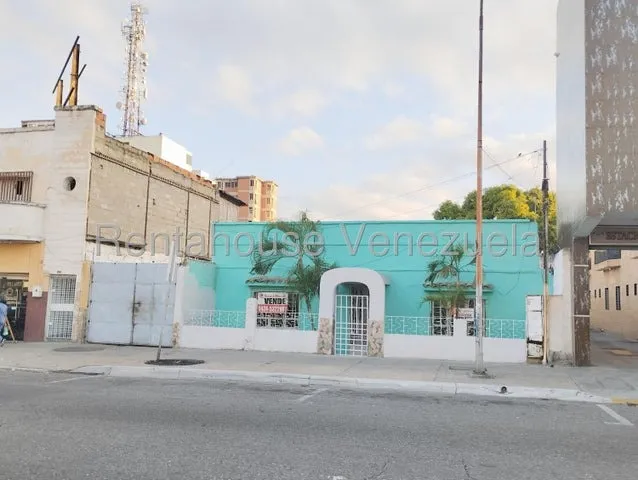 Excelente Oportunidad De Inversión De Terreno En El Centro Este De Barquisimeto Lara, Casa Comercial En La Av. 20 Rc