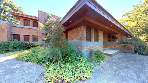 Casa En Venta En  Gonnet