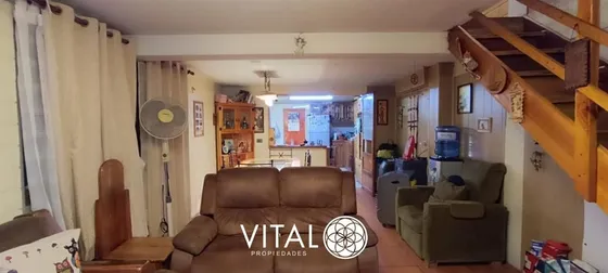 Casa En Venta De 3 Dormitorios Y 2 Baños En Puente Alto