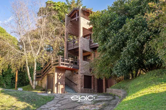 Casa En Venta En Pinamar Con Vista Al Golf