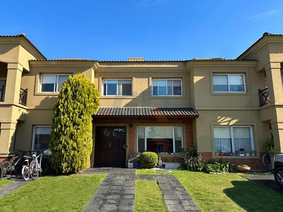 Dúplex En Venta En Barrio Cerrado Altos Del Sol