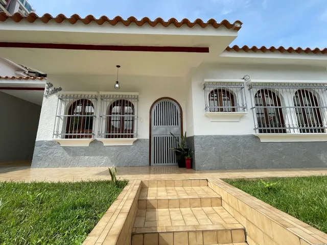 Casa En Las Chimeneas Calle Cerrada 