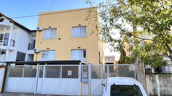 4 Departamentos Y Galpón En Colon Entre Ríos