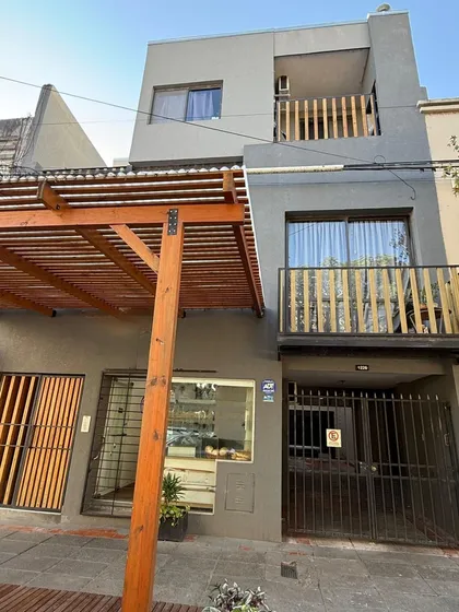 Venta En Candioti Sur: 8 Viviendas Y Local Comerc.