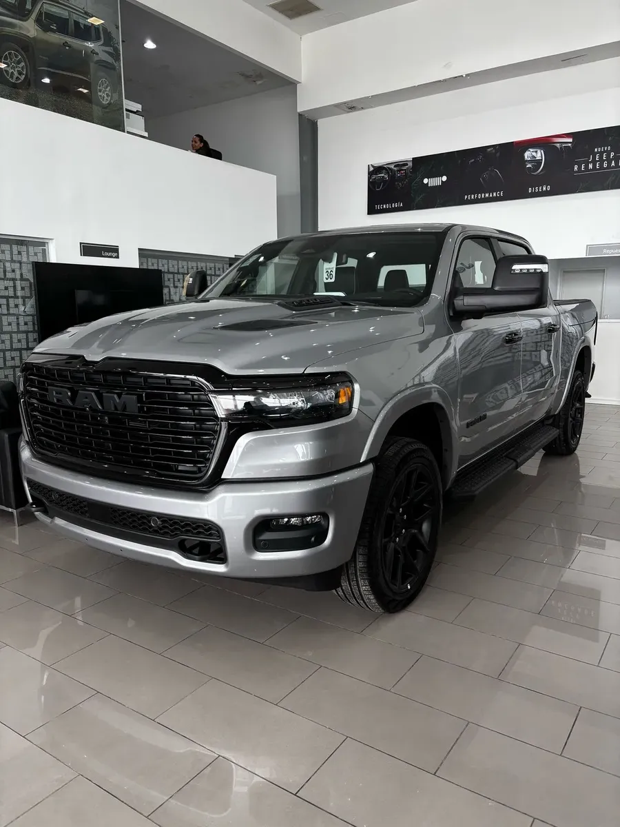 RAM 1500 5.7 Laramie Nigth Edition