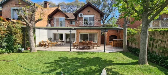 Casa En  La Chacra - Victoria 