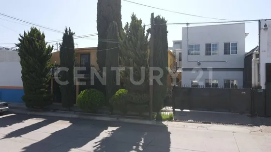 Se Vende Casa Con Oficinas En Av. Nicolas Bravo En Cd. Cuauhtemoc, Chih