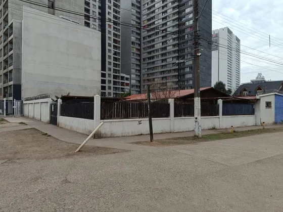 Espaciosa Casa En Estación Central, ¡oportunidad!