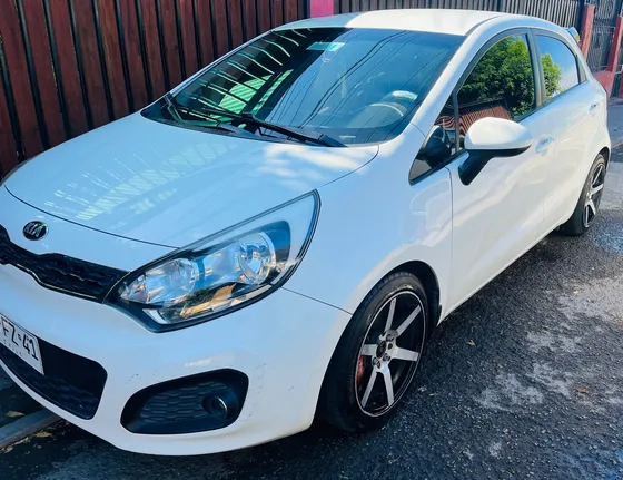 Kia Rio 5 Ex 1.4l 4at Ac Dab Abs