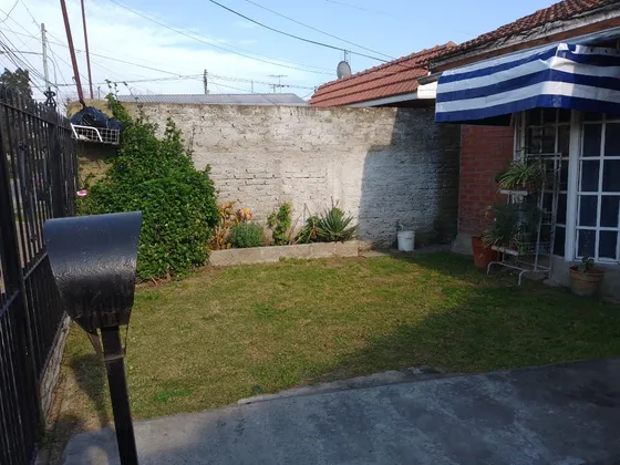 Excelente Casa Prefabricada Y De Material En Berazategui Centro 